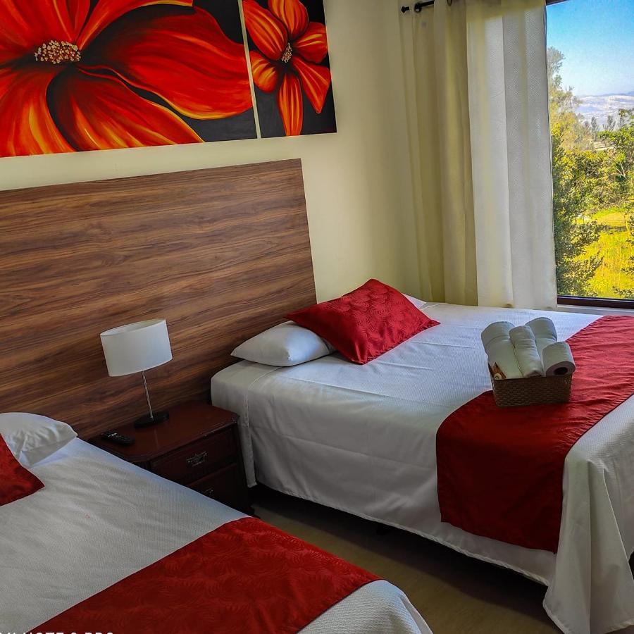 Hotel Las Mercedes Airport-Quito Tababela Esterno foto