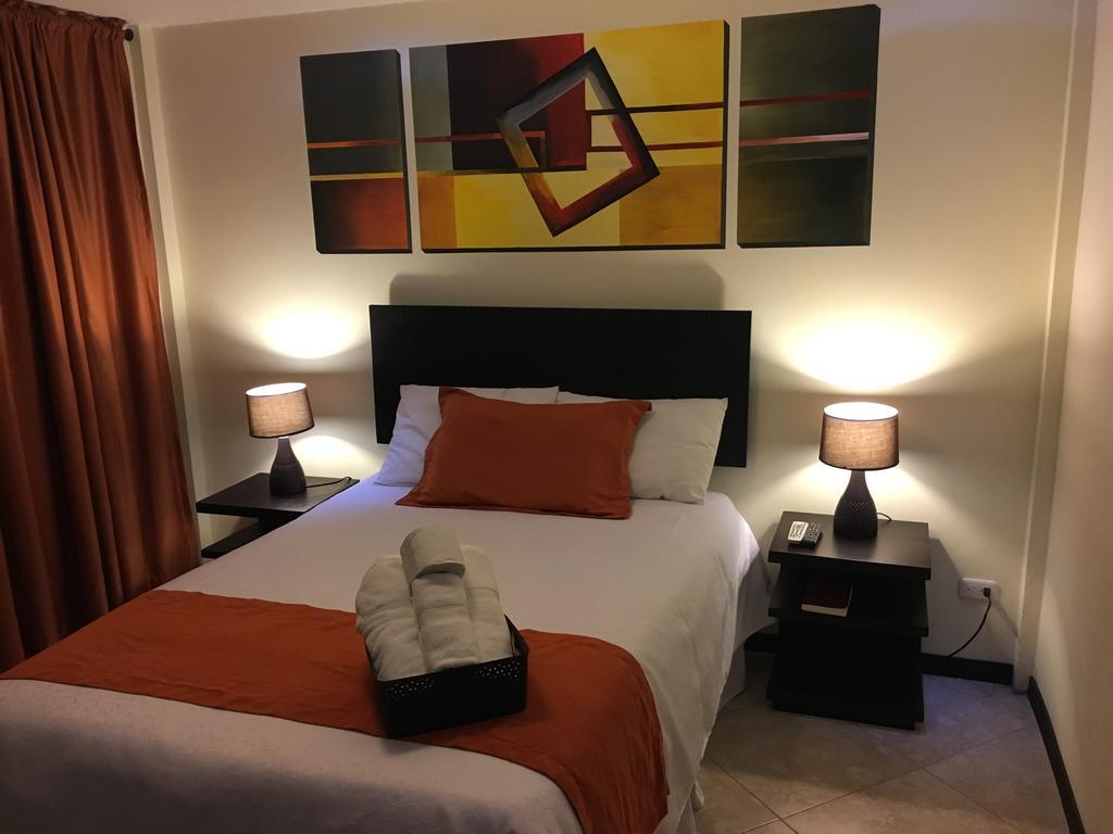 Hotel Las Mercedes Airport-Quito Tababela Esterno foto