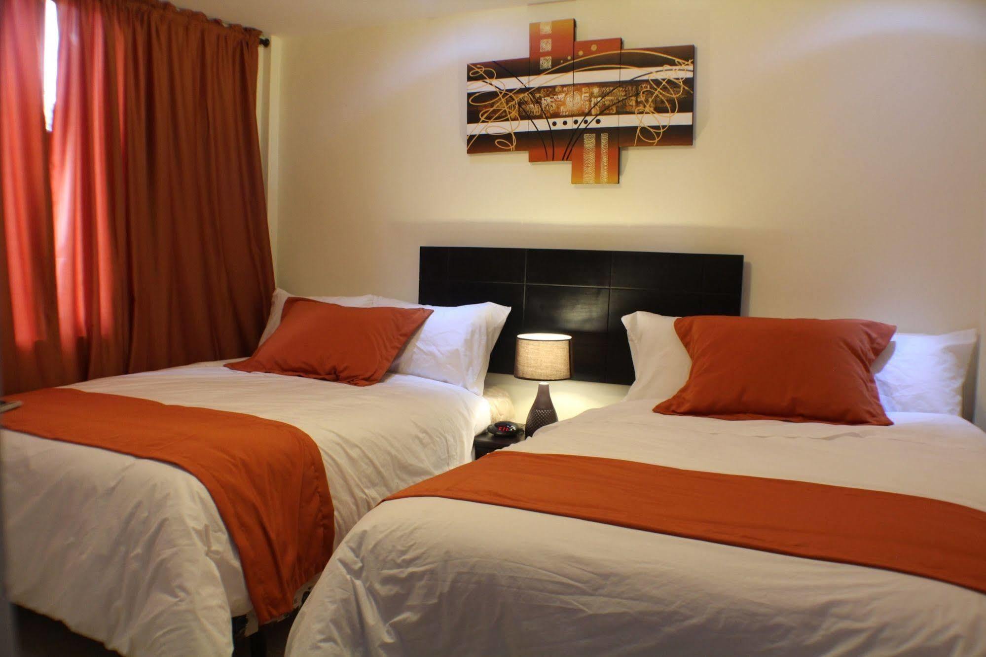 Hotel Las Mercedes Airport-Quito Tababela Esterno foto